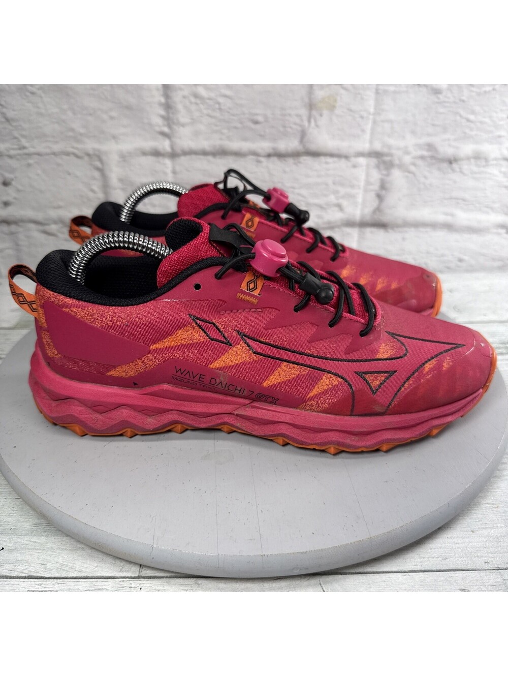 Mizuno Wave Daichi 7 GTX Gore-Tex Womens Trail Shoes Pink Michelin Soles Size 8